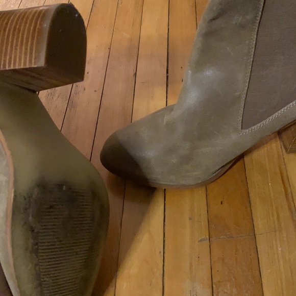 Tan boots, 8.5 - Picture 2 of 5